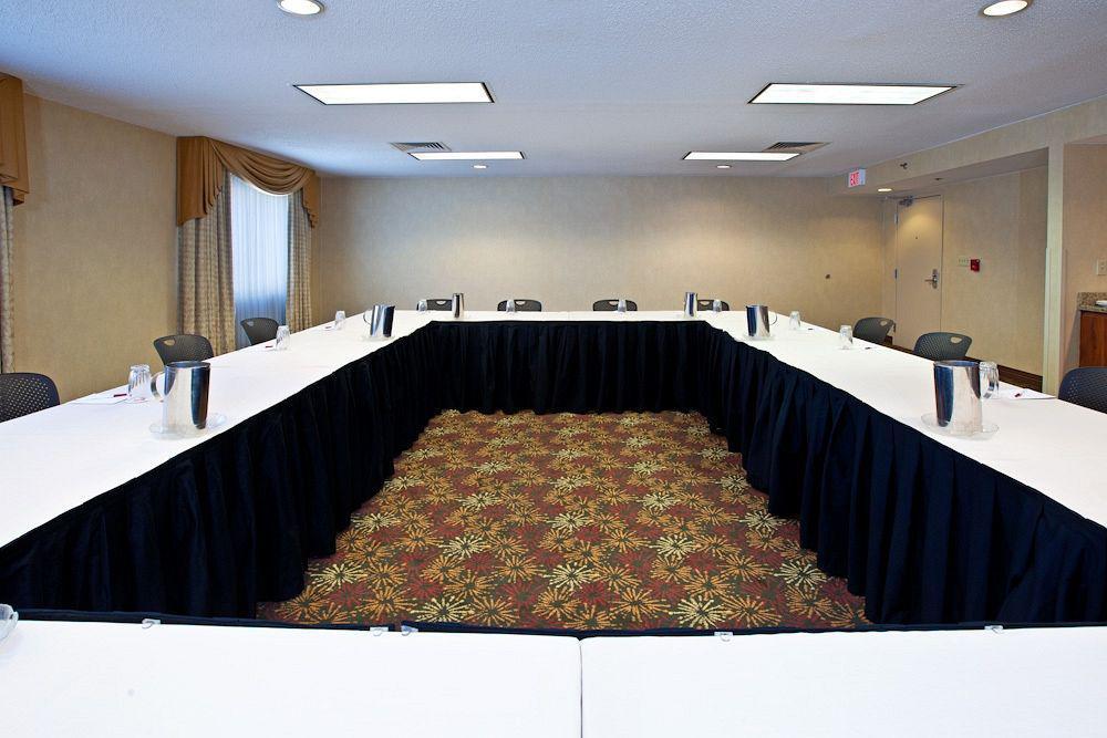 Quality Hotel Conference Center Cincinnati Blue Ash Facilidades foto